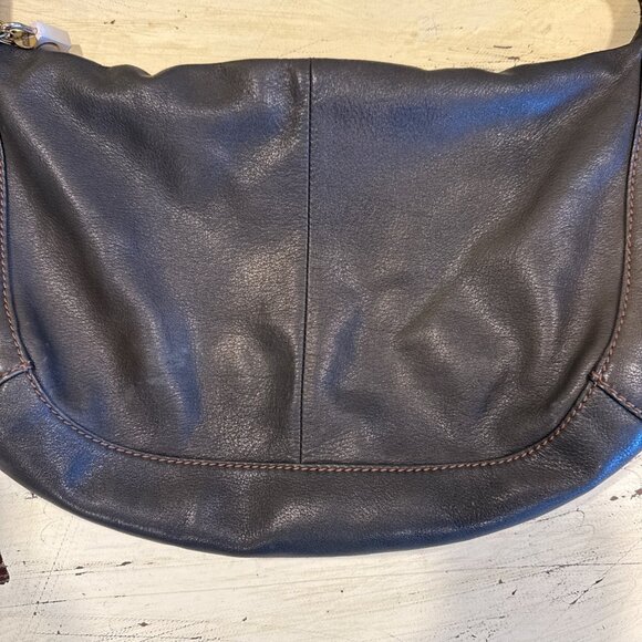 Hobo The Original Black Leather Shoulder Bag With Zip Closure & Printed Interior - Picture 3 of 9